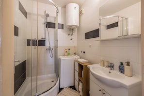 Classic-Apartment, Meerblick | Badezimmer