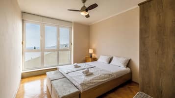 Classic Apartment, Sea View | Iron/ironing board, cribs (surcharge), WiFi (free), bed sheets