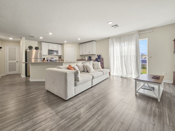 Smart TV - Charming home away from home! (Cape Coral)