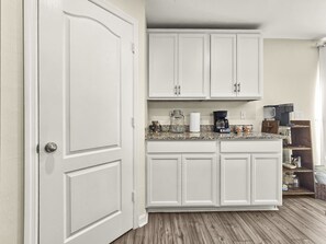 Interior - Charming home away from home! (Cape Coral)