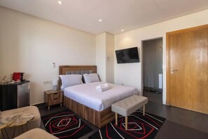 WiFi, bed sheets - Prestige Studio with Terrace overlooking the Marina (casablanca)