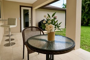 Outdoor dining - Spacious 5BR Cape Coral Retreat (Cape Coral)