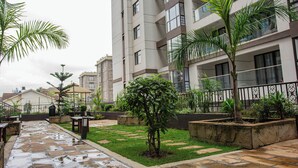 Quang cảnh sân vườn