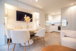 Apartment | Dining - Elegant Apartment - 2br-6p - Notre Dame Cathedral (Paris)