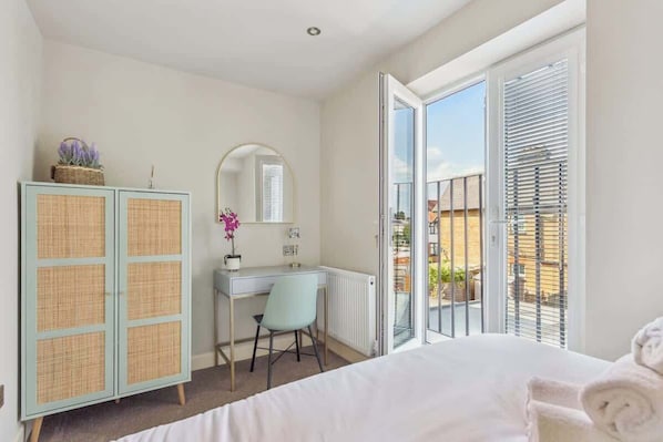 3 bedrooms, iron/ironing board, travel crib, WiFi
