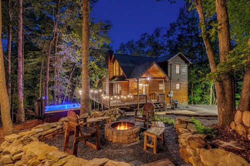 The Hideout: Resort Cabin w/ Sauna, Hot Tub, Fire Pits, & Amenities Passes!