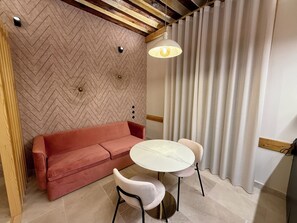 Luxury Studio, City View | Blackout drapes, iron/ironing board, free WiFi
