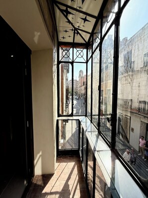 Luxury Studio, City View | Blackout drapes, iron/ironing board, free WiFi