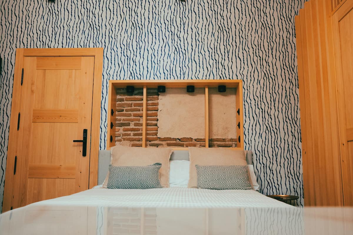 Deluxe Studio, 1 Katil Ratu (Queen), Non Smoking, Private Bathroom | Langsir/tirai gelap terus, seterika/papan seterika, Wi-fi percuma