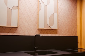 Luxury-Studio, Stadtblick | Eigene Küche | Mini-Kühlschrank, Mikrowelle, Herdplatte, Kochgeschirr/Geschirr/Besteck
