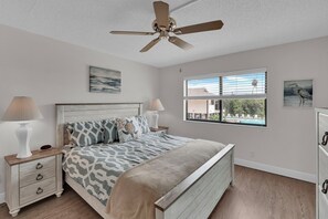 2 bedrooms, iron/ironing board, Internet, bed sheets