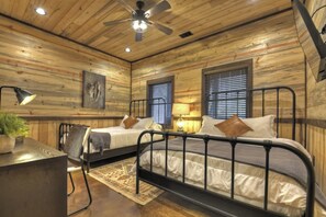 3 habitaciones, tabla de planchar con plancha, cuna de viaje y wifi