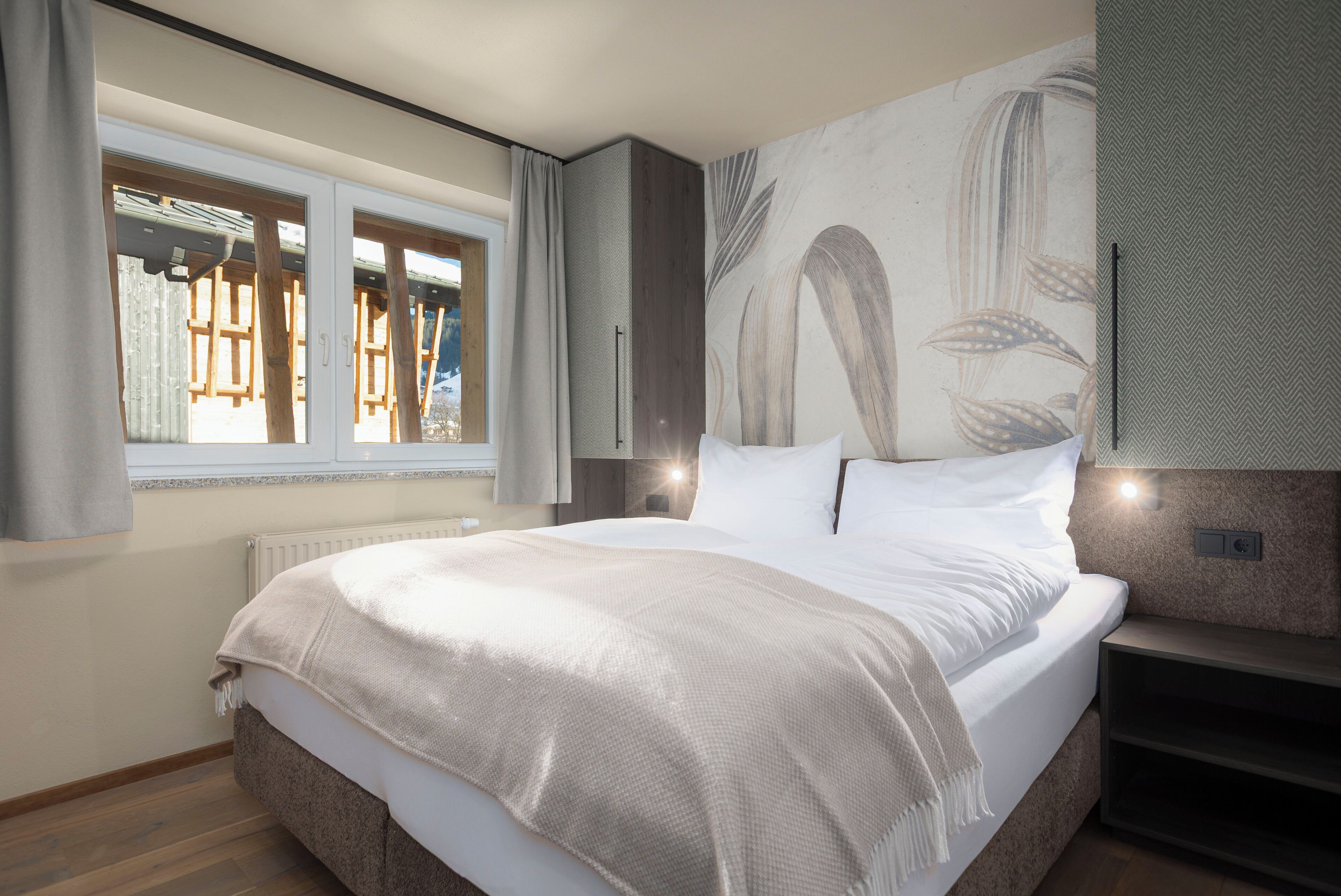 Cots/infant beds, free WiFi