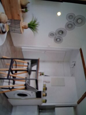 Private kitchen - Bara, balcony, parking, Patte d'Oie district (Toulouse)