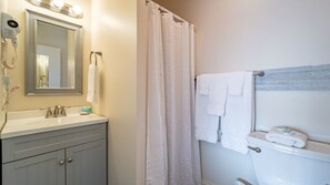 Hårtørrer, håndklæder