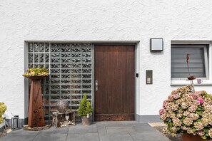 Exterior detail - Holiday Apartment "Auszeit Matzi" in a Quiet Location with Private Garden for Relaxation (Öhningen)