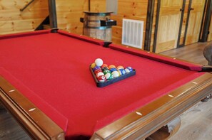 Game room - Heavenly Splash | By Colonial Properties (Sevierville)