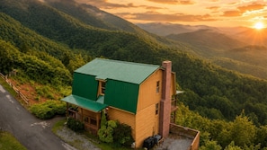 Exterior - Almost Heaven Too: A Little Slice of Paradise (Sevierville)