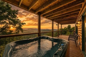 Outdoor spa tub - Almost Heaven Too: A Little Slice of Paradise (Sevierville)