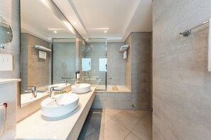 Suite, Sea View | Iron/ironing board, free WiFi - Sea Point Hotel (Dubai)