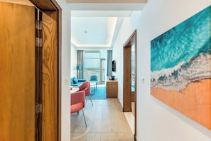 Suite, Sea View