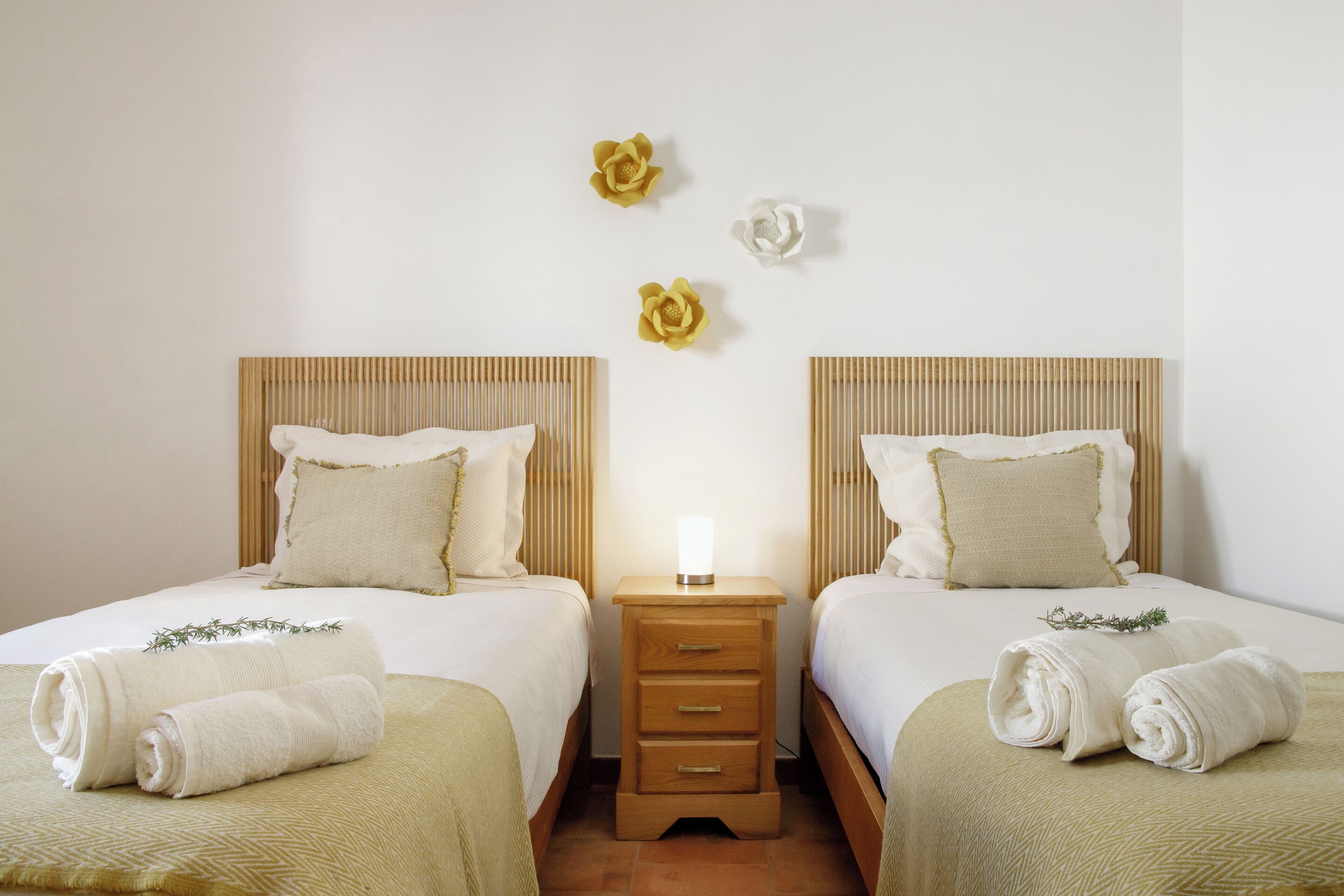 1 slaapkamer, een strijkplank/strijkijzer, wifi, beddengoed