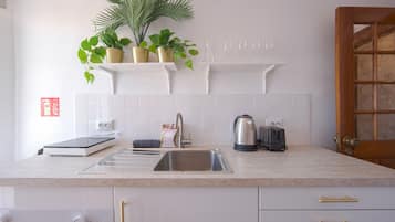 Kochgeschirr/Geschirr/Besteck