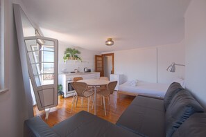 1 bedroom, bed sheets - Alfama Historical I River View by Homing (Lisbon)