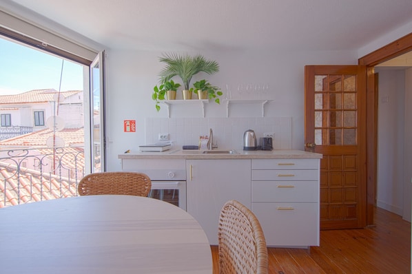 Cookware/dishes/utensils - Alfama Historical I River View by Homing (Lisbon)