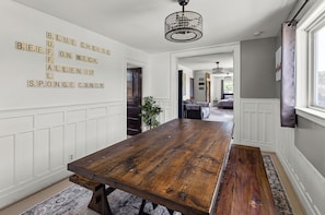 Dining - Downtown Central Clean Apartment With Game Console (Buffalo)