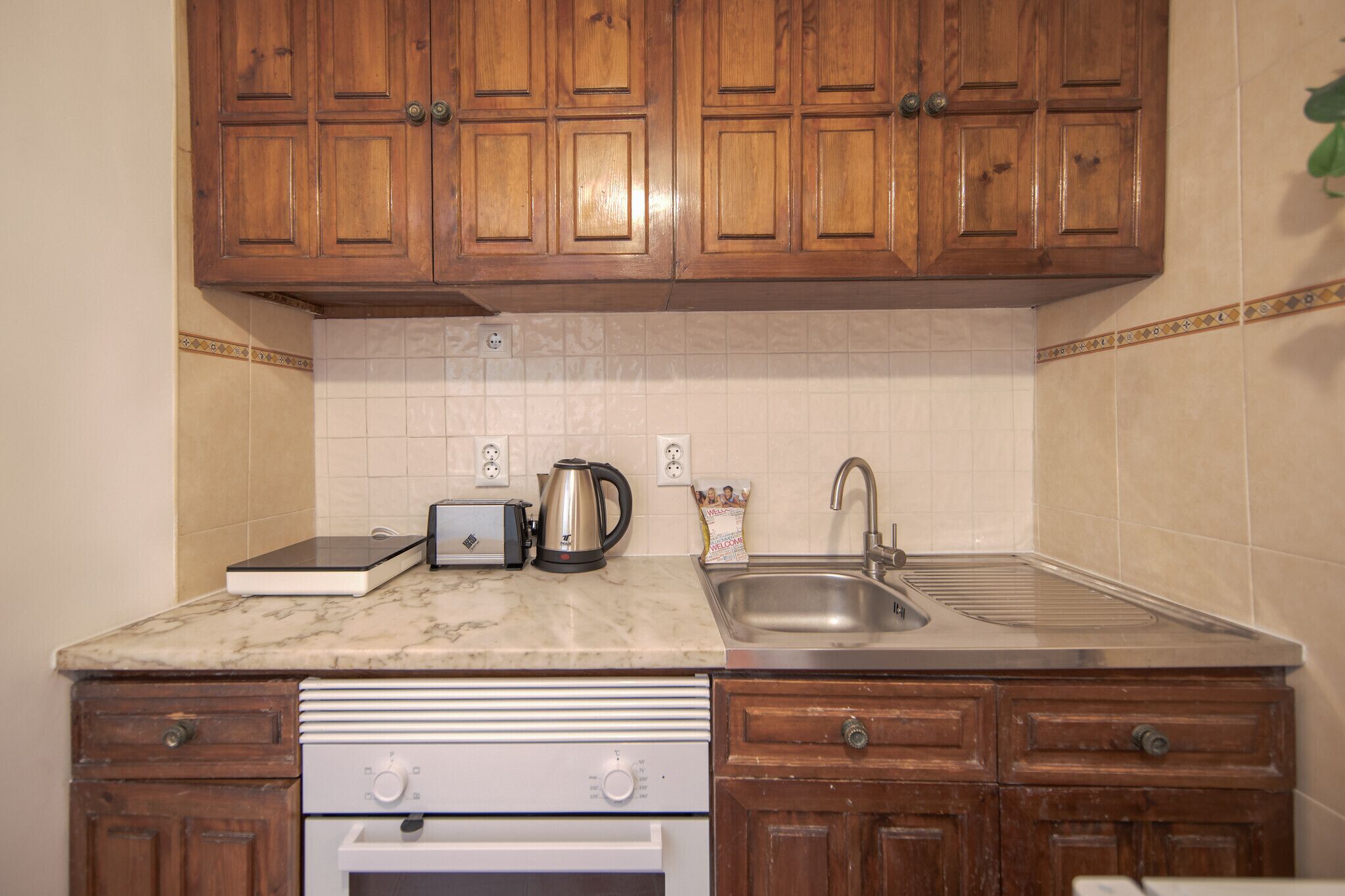 Cookware/dishes/utensils