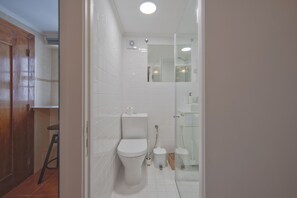 Shower, towels