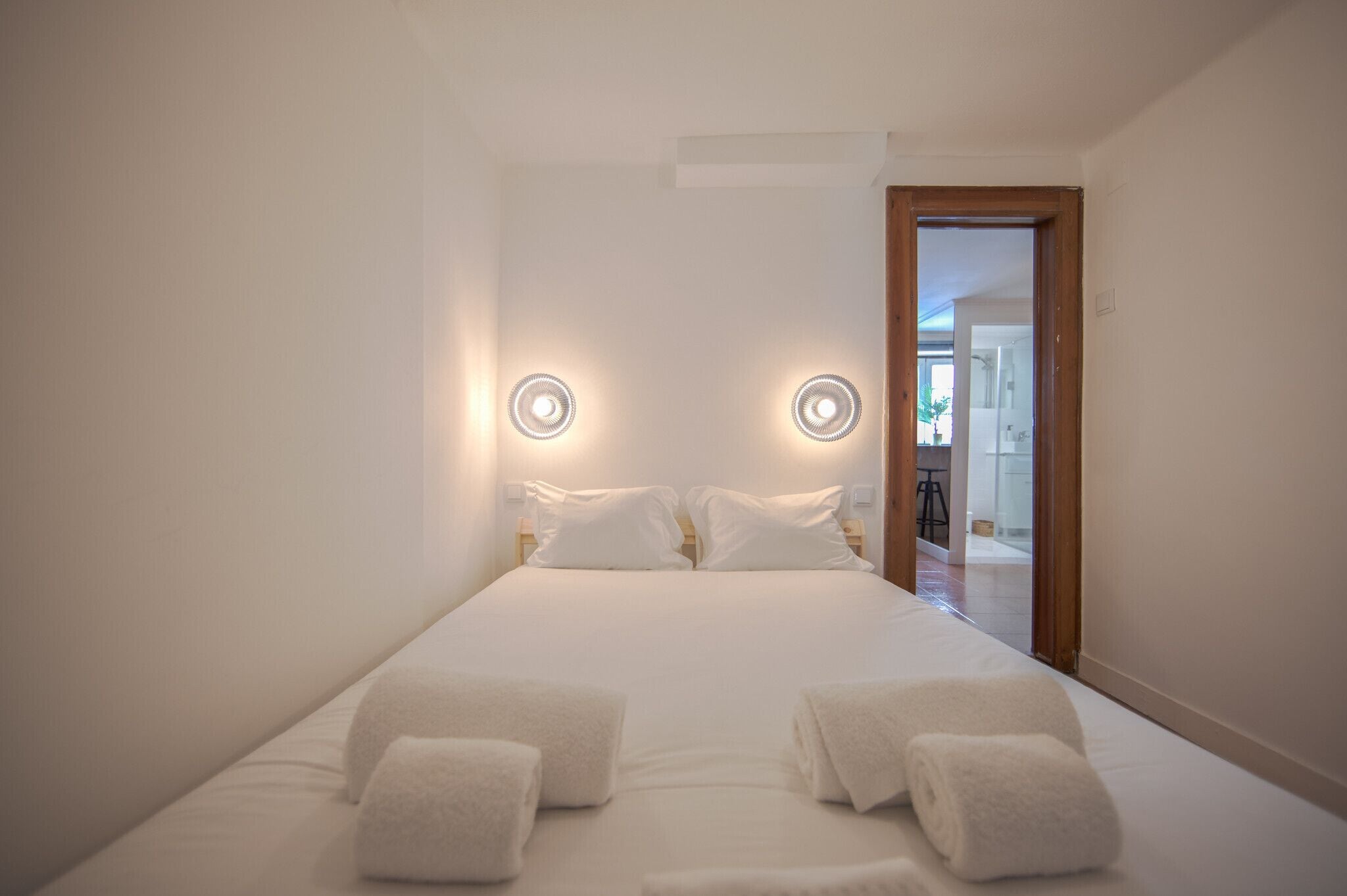 1 bedroom, bed sheets