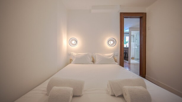 Unclassified image, 1 of 27, button - Alfama Historical II by Homing (Lisbon)