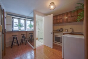 Keittoastiat/astiat/ruokailuvälineet