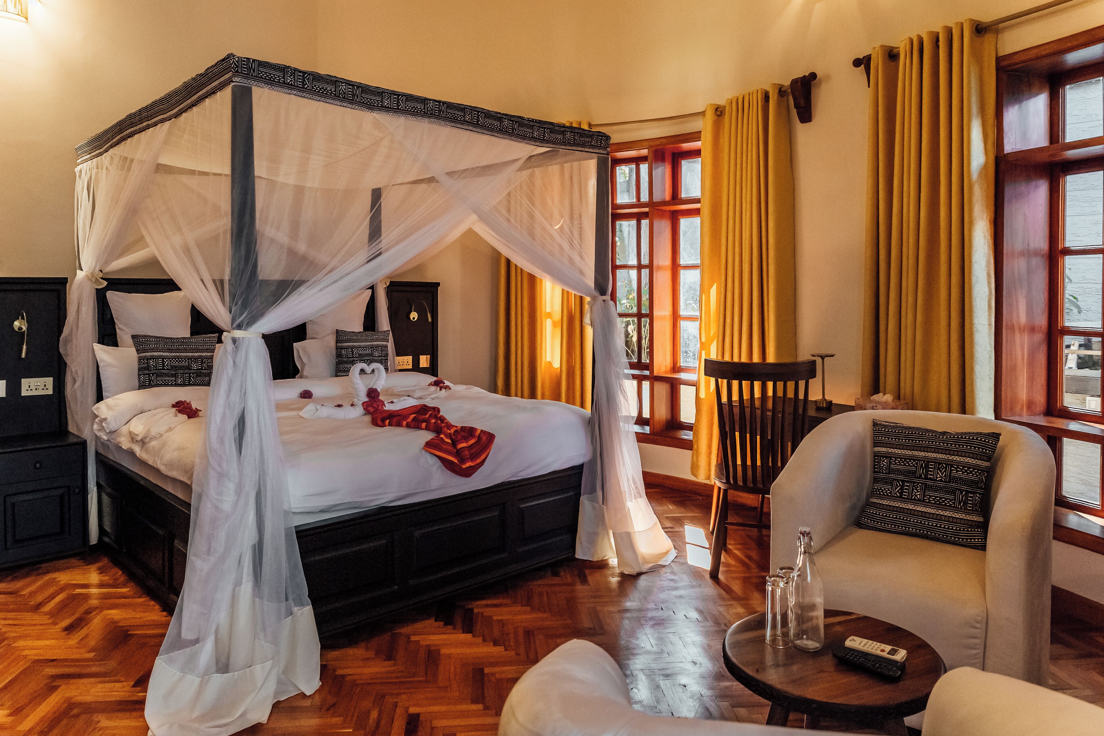 高档床上用品、客房内保险箱、免费 WiFi、床单