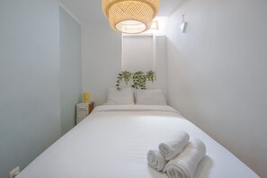 1 bedroom, bed sheets