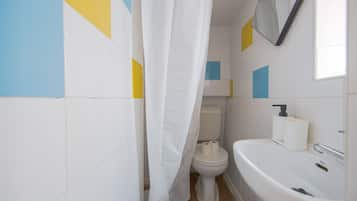 Shower, towels