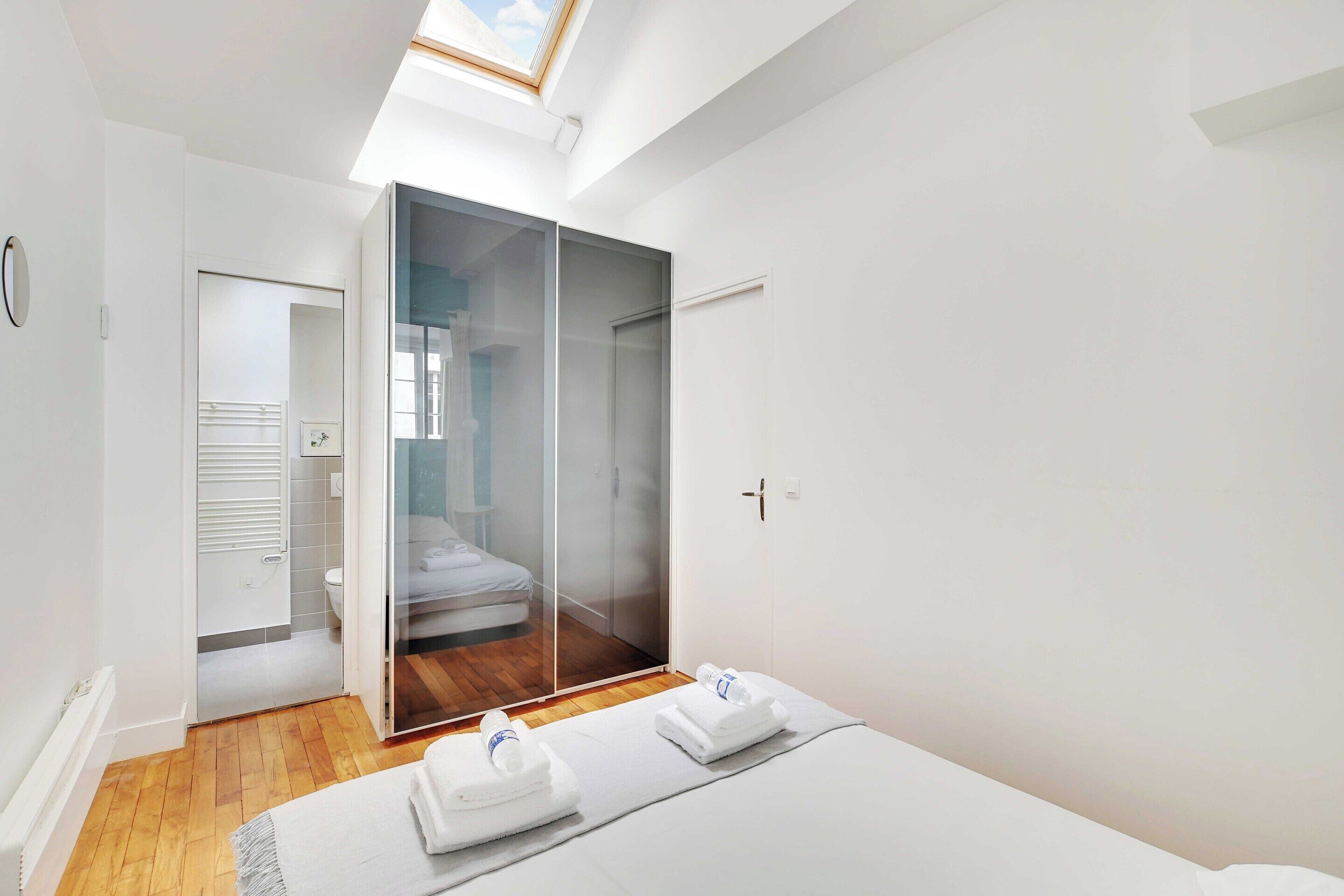 1 غرفة نوم وملاءات أسرّة