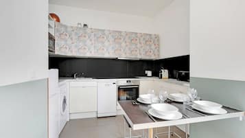 Apartment | Private kitchen | Coffee/tea maker, fridge, microwave, oven