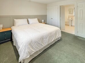 2 bedrooms, free WiFi - You’ll love the stylish step-free layout and peaceful countryside setting. (Stoke St. Gregory, near Taunton)