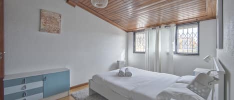 2 多间卧室、床单