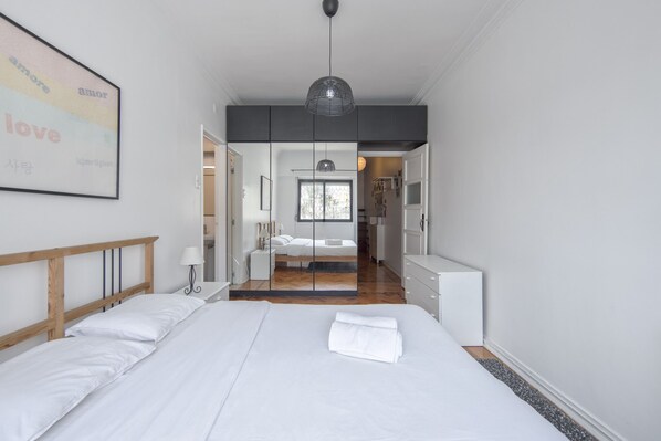 2 bedrooms, bed sheets