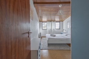 2 bedrooms, bed sheets