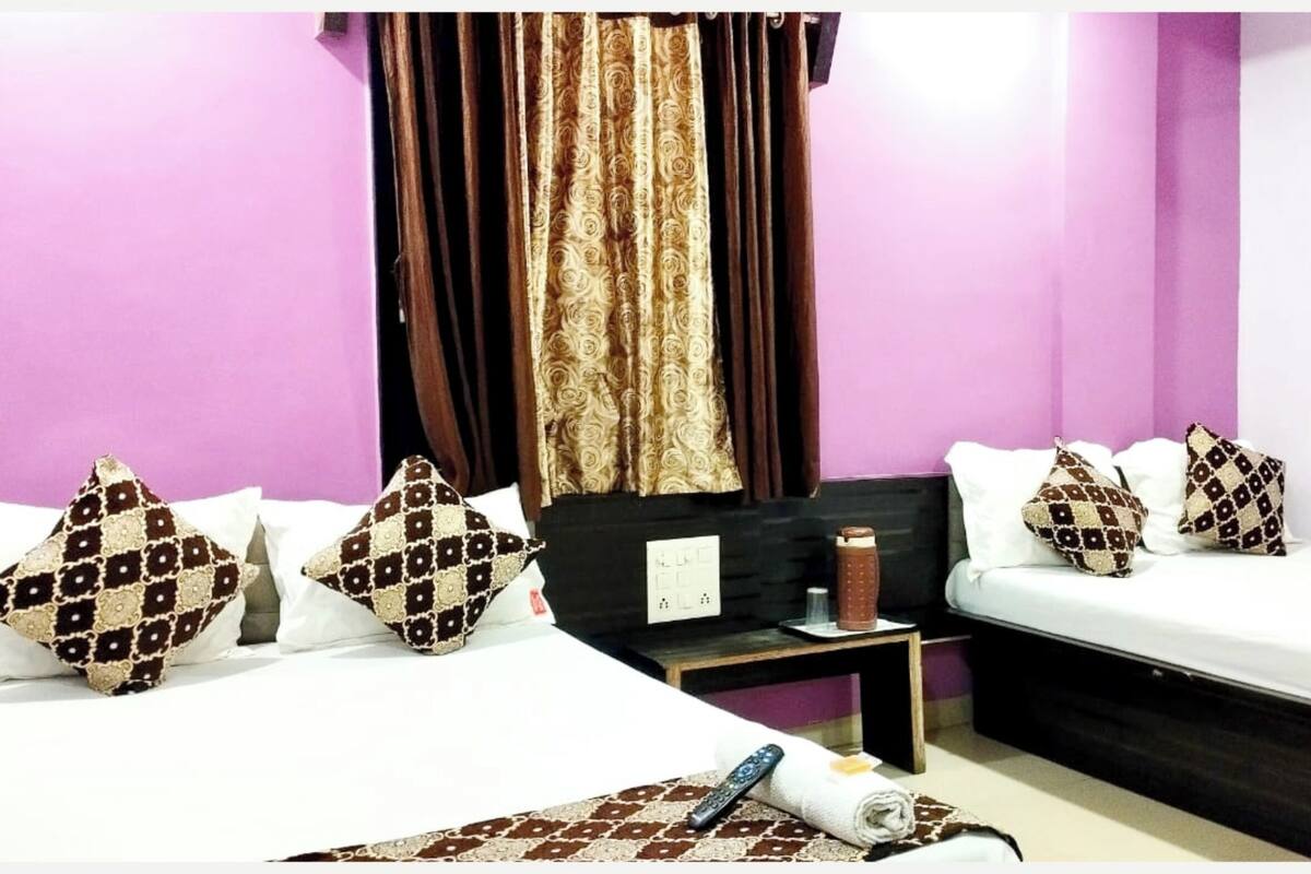 Deluxe Quadruple Room | Hypo-allergenic bedding, desk, soundproofing, free WiFi