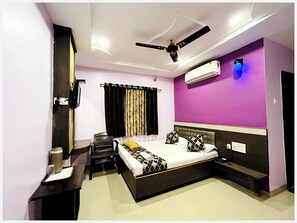 Double Room, Air conditioning | Hypo-allergenic bedding, desk, soundproofing, free WiFi - Shirdi Hotel Sai B Residency (Shirdi)
