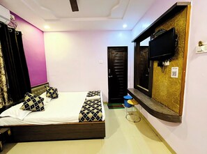 Habitación doble Deluxe | Ropa de cama hipoalergénica, escritorio, insonorización y wifi gratis
