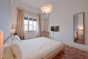 1 bedroom, bed sheets
