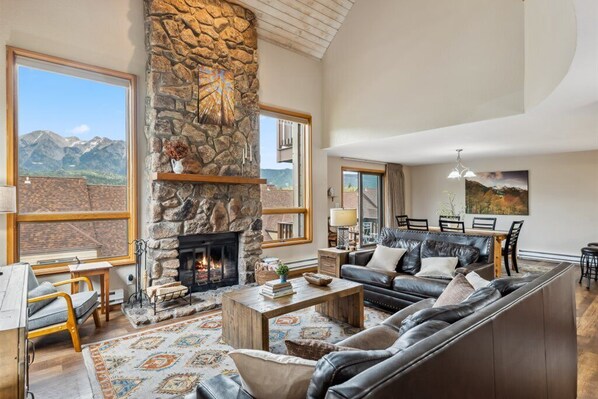 Smart-tv och eldstad