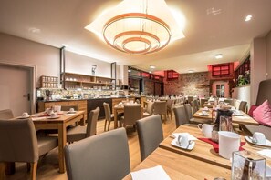 Free daily buffet breakfast